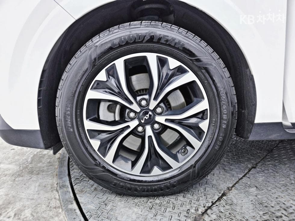 Kia Carnival 4th generationD2.2 9-seater Noblesse - 22