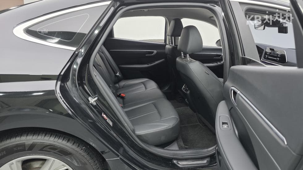 Hyundai Sonata (DN8)2.0 LPG Rental car Style - 15