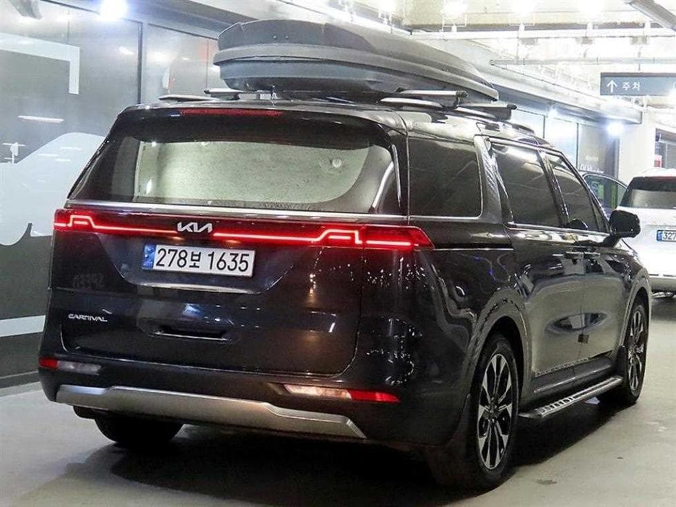 Kia Carnival 4th generationD2.2 7-seater (Limousine) Signature - 4