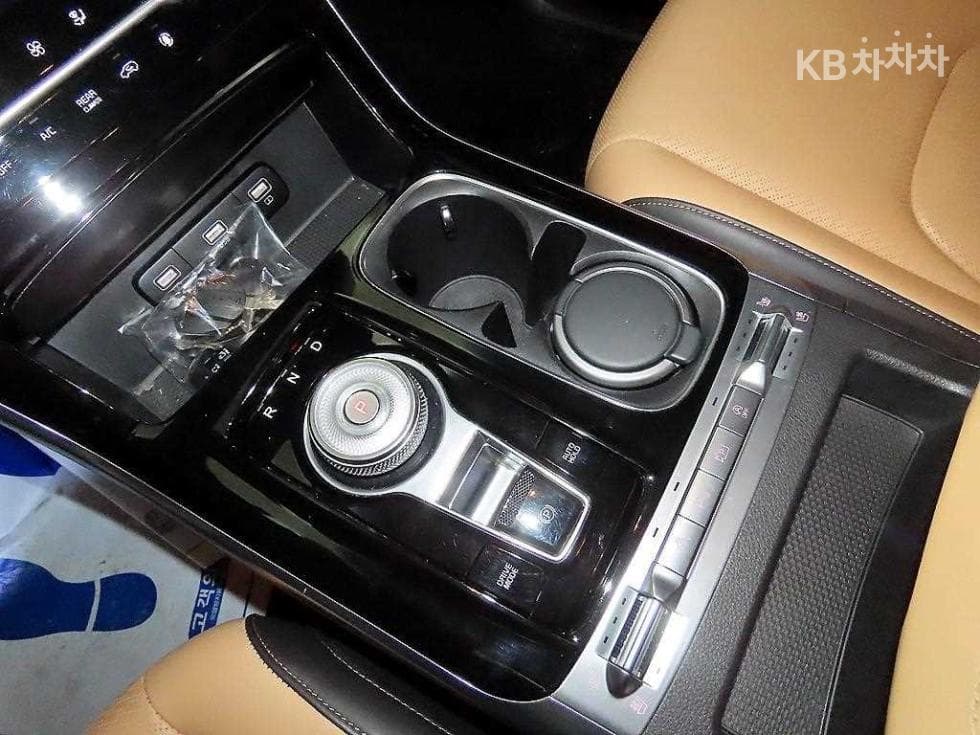 Kia Carnival 4th generationD2.2 7-seater (Limousine) Signature - 12
