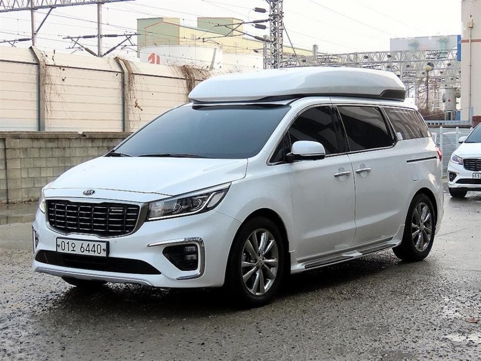Kia The New (facelift) Carnival High Limousine (Carnival) 3.3 Gasoline 9-seater Noblesse Special (special feature/edition) - Image 1