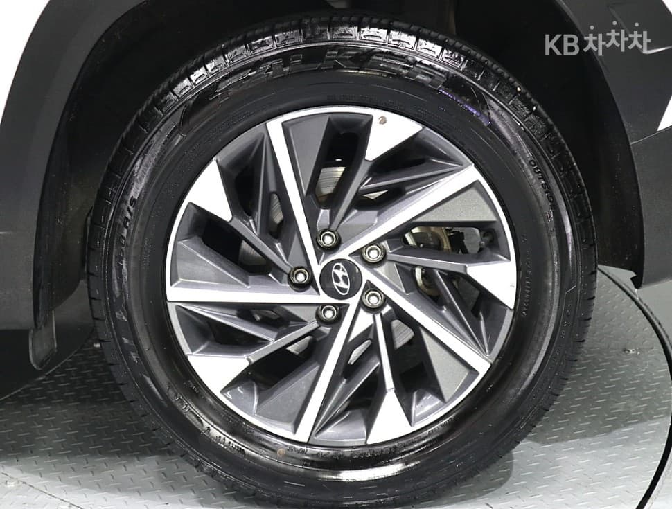 Hyundai The All New Tucson Hybrid(NX (Lexus SUV)4)1.6T HEV Premium - 19