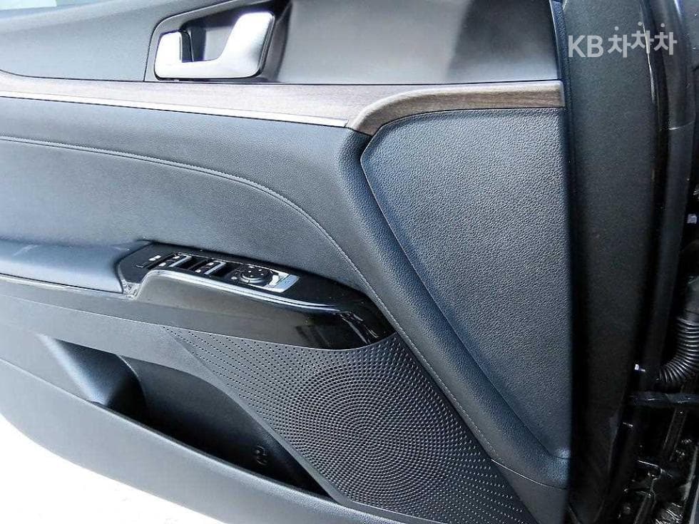 Kia K5 3rd Gen2.0 Gasoline Noblesse - 10