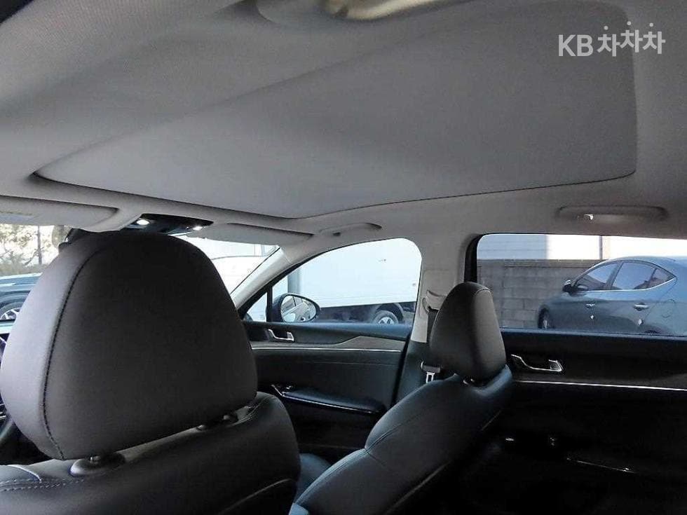 Kia K5 3rd Gen2.0 Gasoline Noblesse - 16