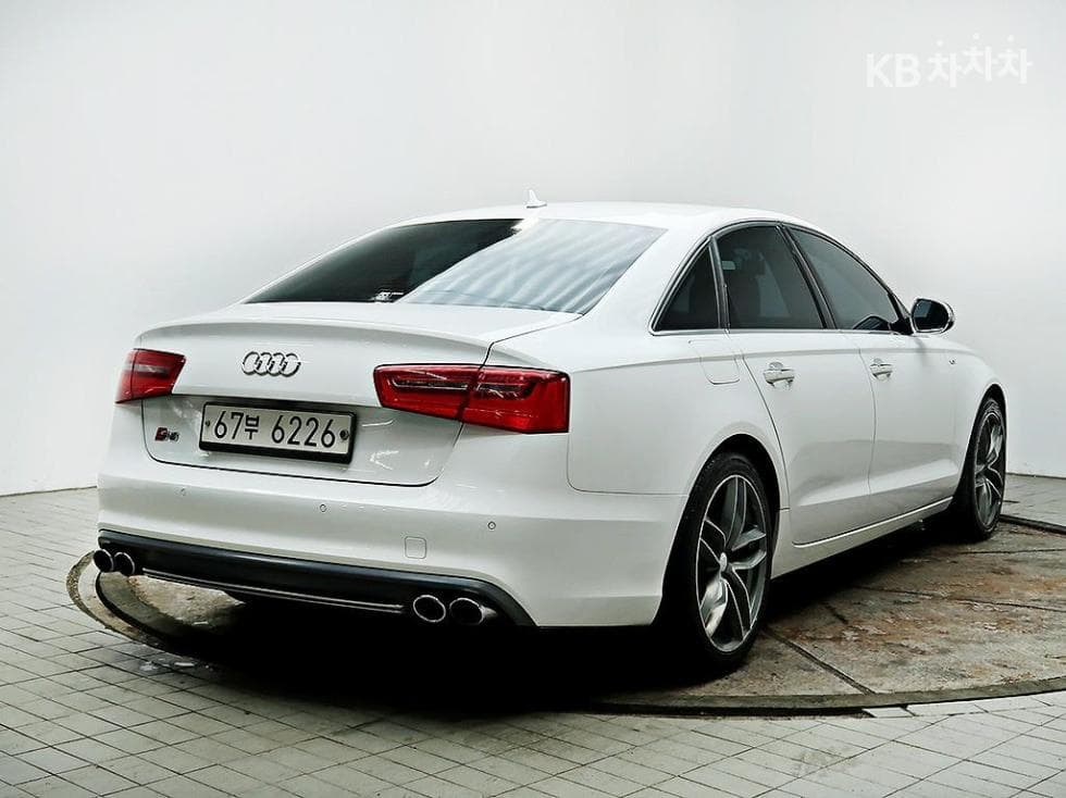 Audi NEW A635 Turbo Diesel Injection Dynamic LED C7 - 4