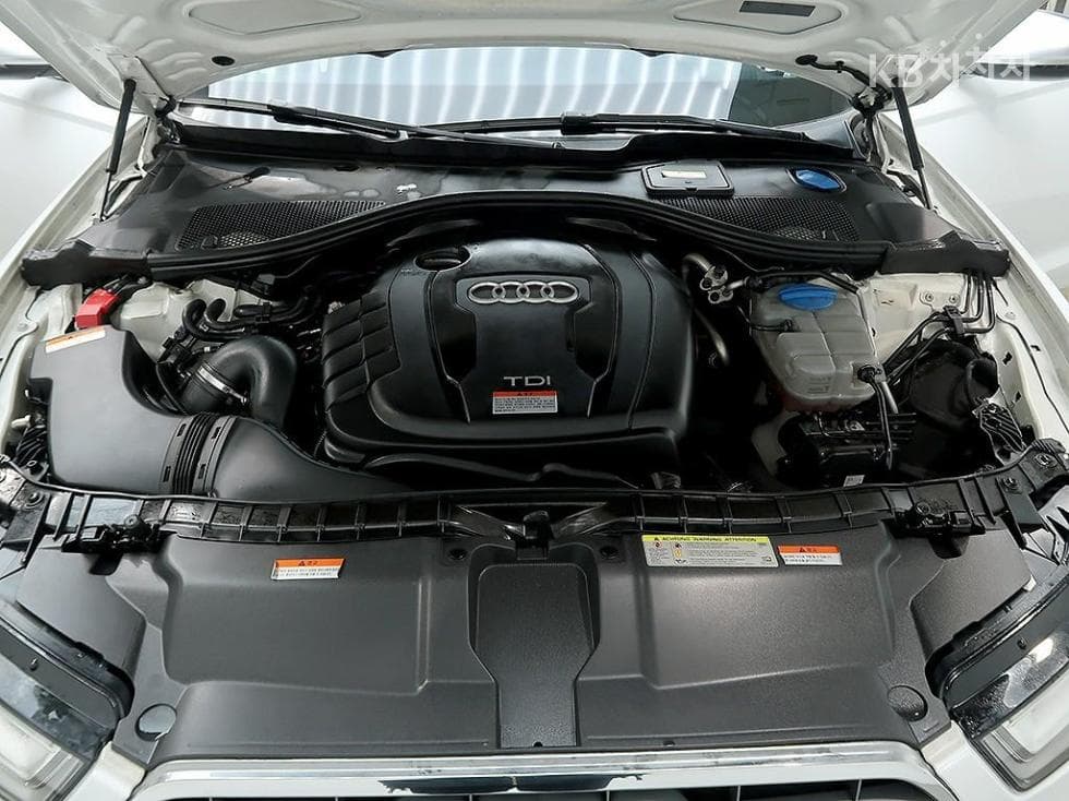 Audi NEW A635 Turbo Diesel Injection Dynamic LED C7 - 7