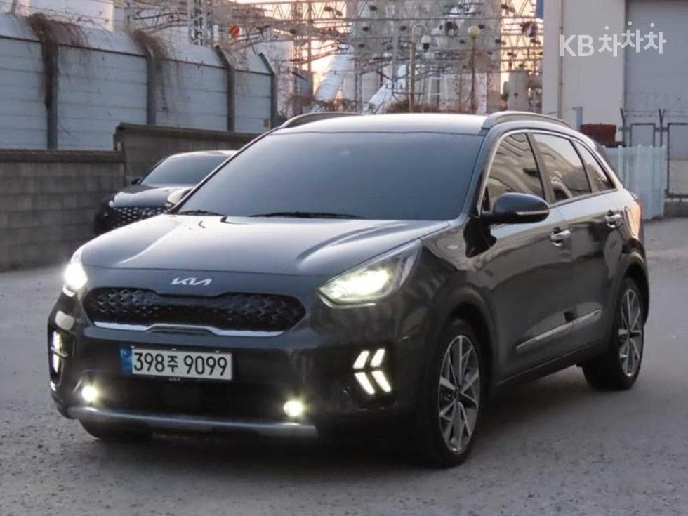 Kia The New (facelift) Niro 1.6 HEV Signature - Image 1