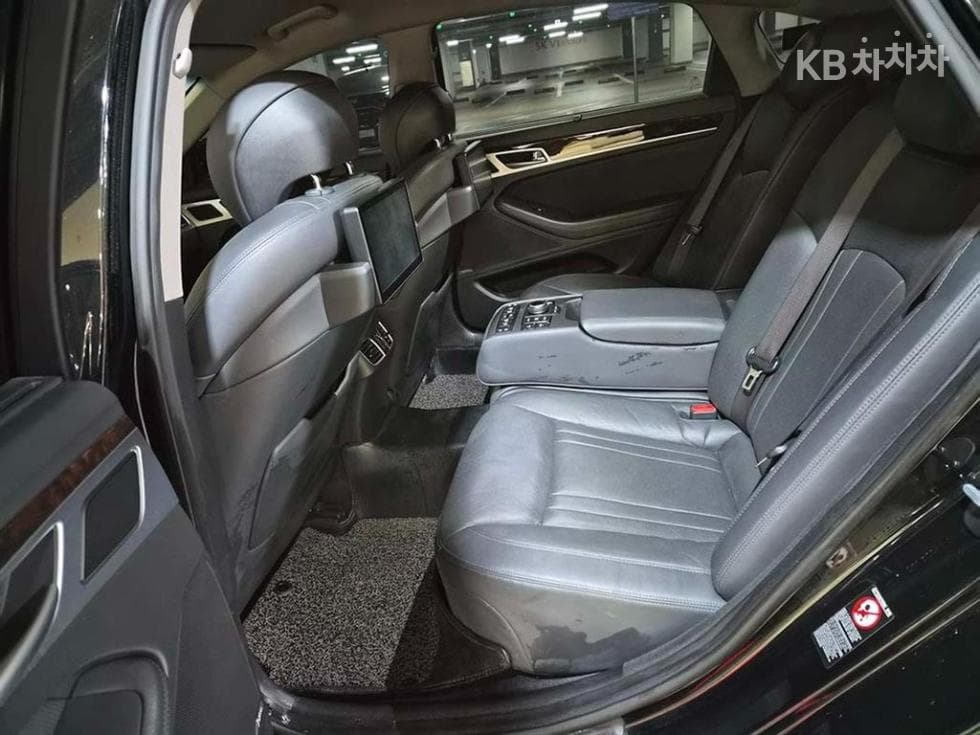 Hyundai GenesisDHG330 Premium AWD - 7