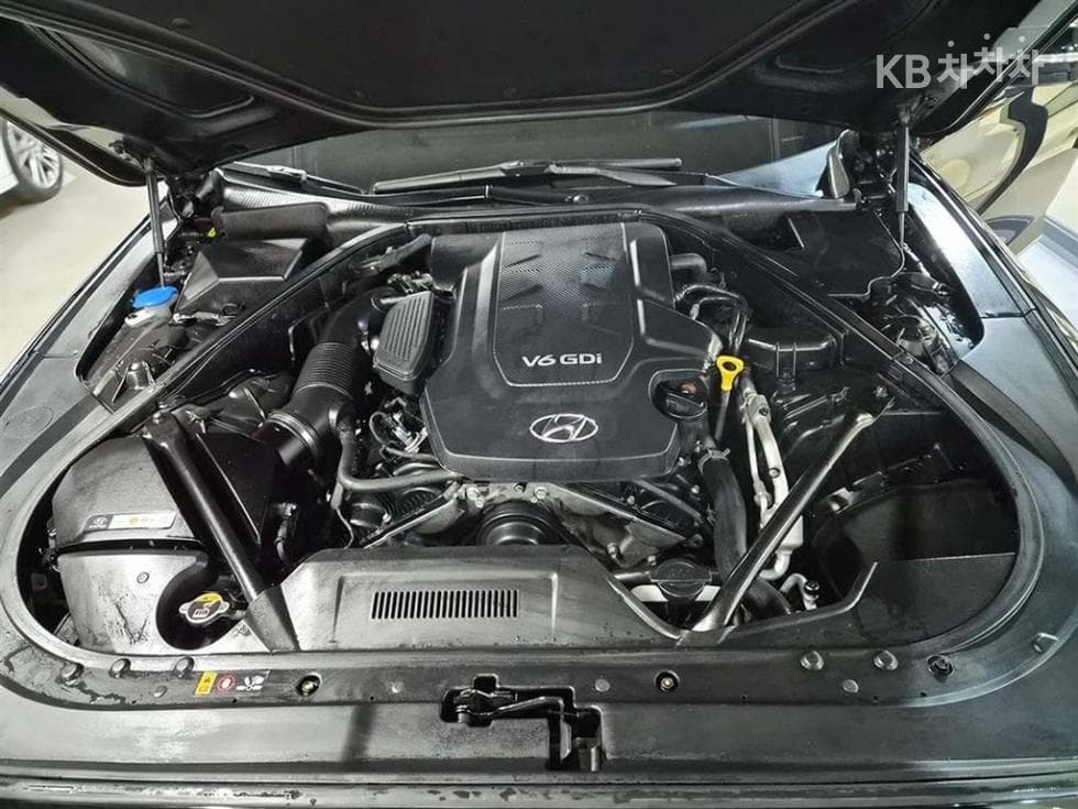 Hyundai GenesisDHG330 Premium AWD - 19