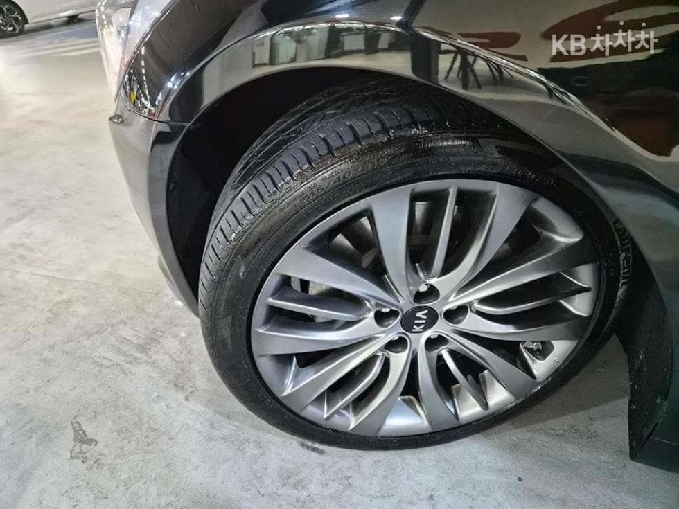 Hyundai GenesisDHG330 Premium AWD - 20