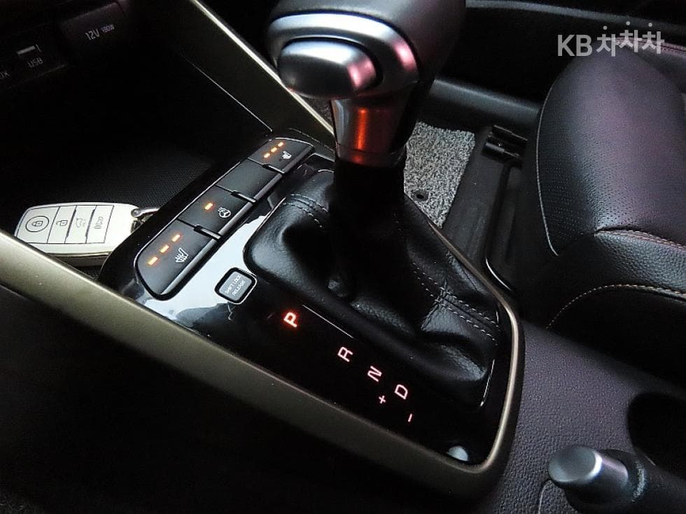 Киа StonicБензин 1.4 MPI Тренди - 9