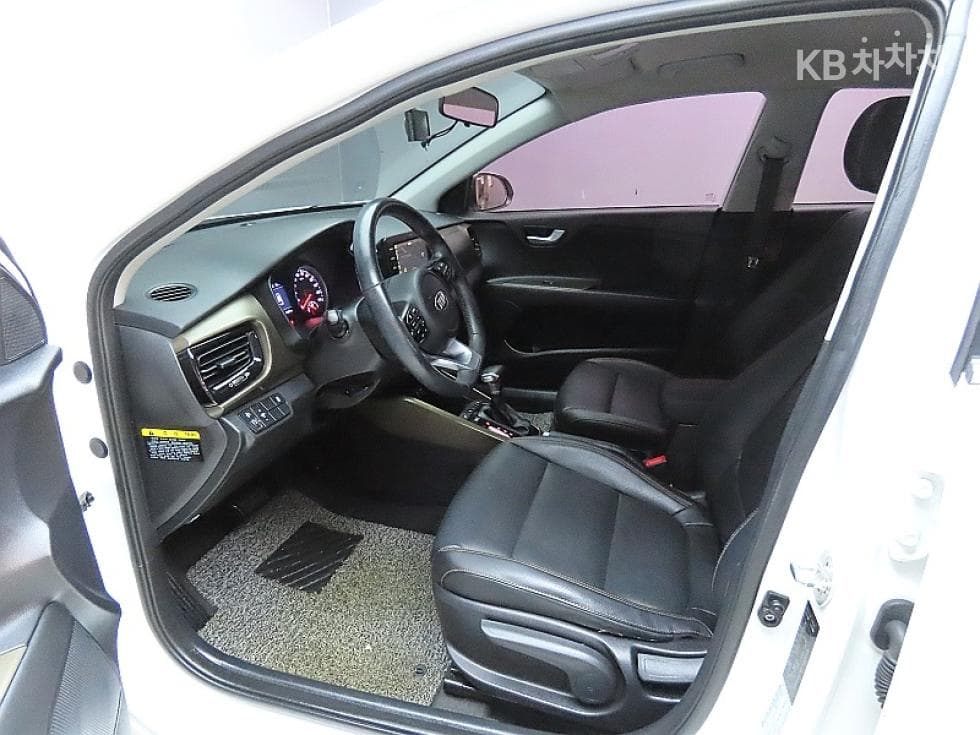 Киа StonicБензин 1.4 MPI Тренди - 10