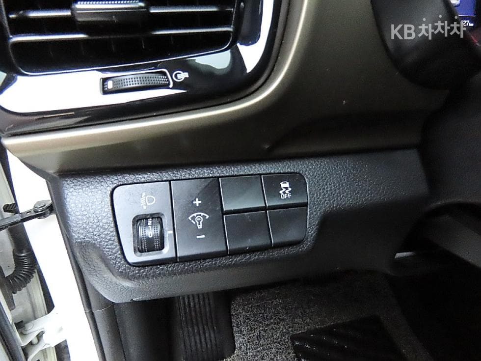 Киа StonicБензин 1.4 MPI Тренди - 12