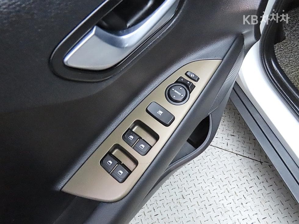 Киа StonicБензин 1.4 MPI Тренди - 13