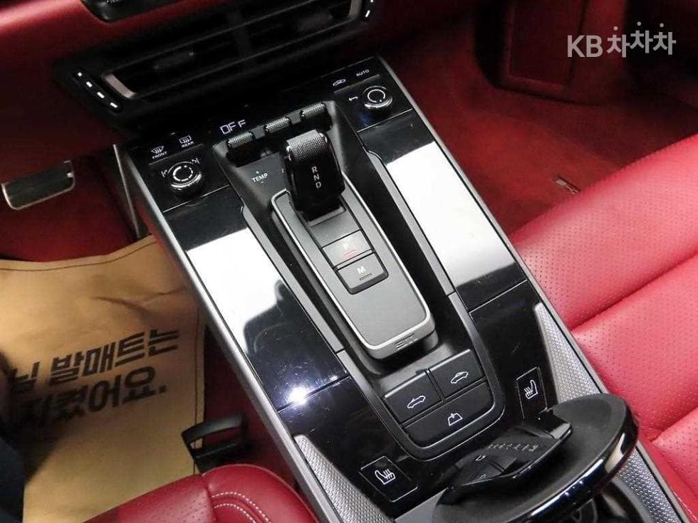 Porsche 911(992)Carrera Cabriolet - 10