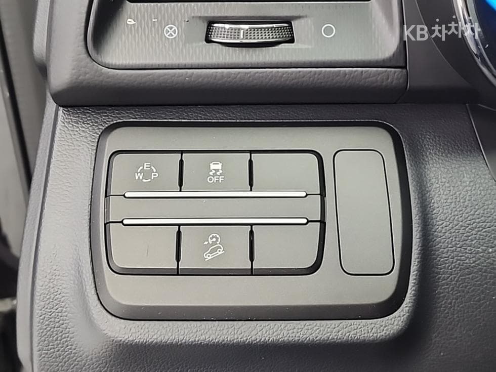 КейДжи Мобилити Тиволи Air2WD IX - 17