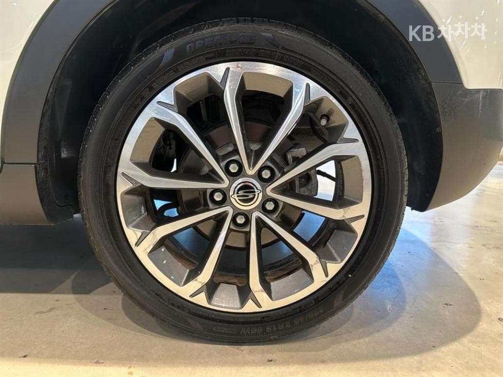 КейДжи Мобилити ТиволиБензин LX Най-висок клас - 5