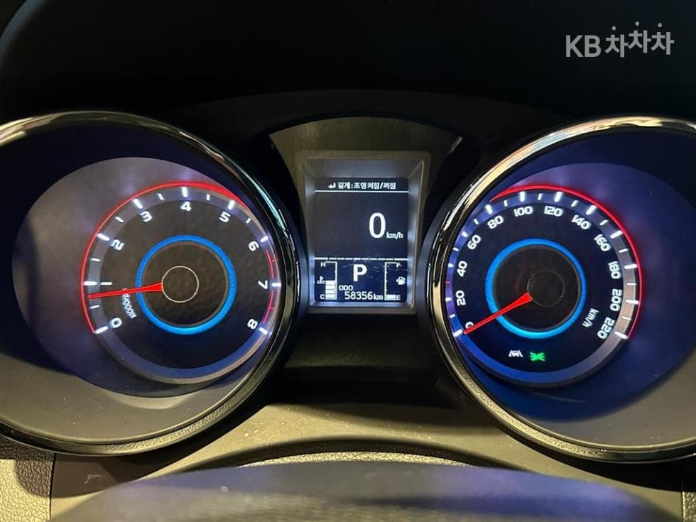 КейДжи Мобилити ТиволиБензин LX Най-висок клас - 8