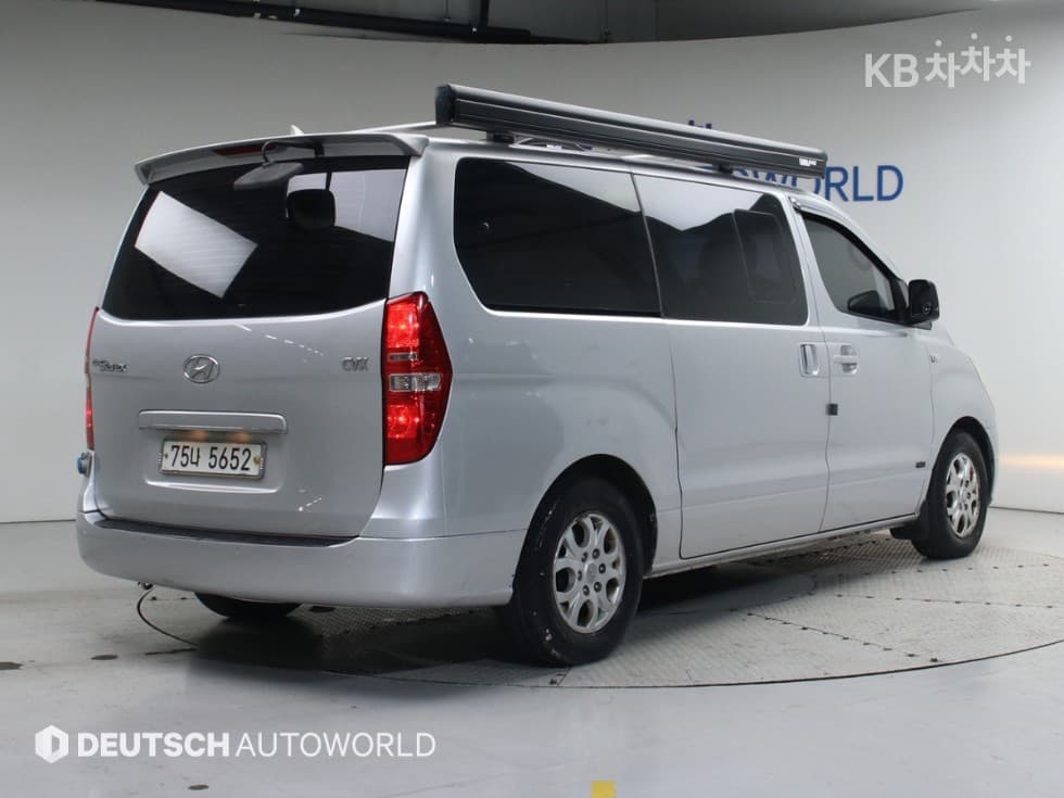 Hyundai Grand Starex Camper / Camping car - Image 1