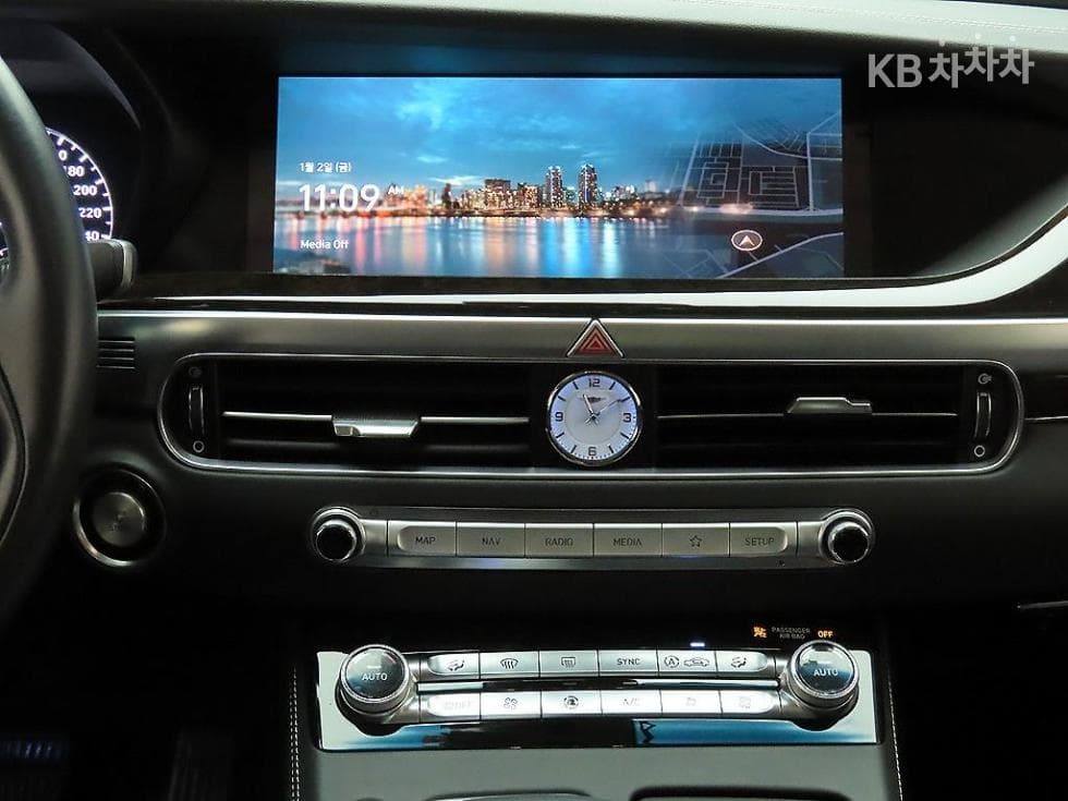 Genesis G903.3T GDi AWD Premium Luxury - 10