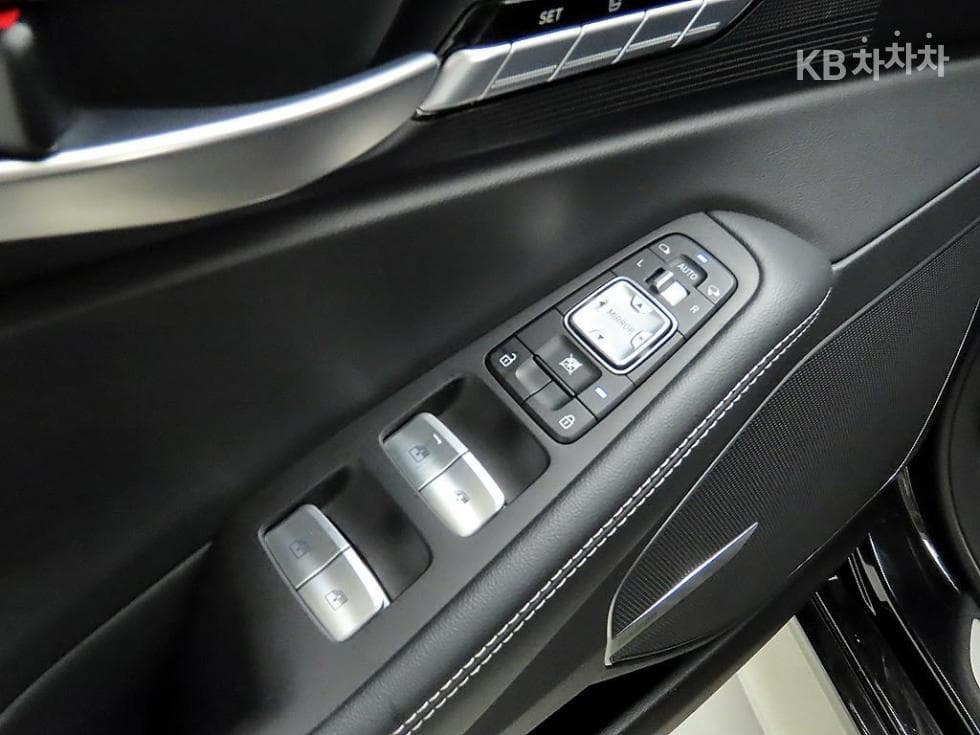 Genesis G903.3T GDi AWD Premium Luxury - 12