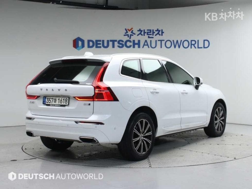 Volvo XC60 Второ поколениеB5 Inscription - 2