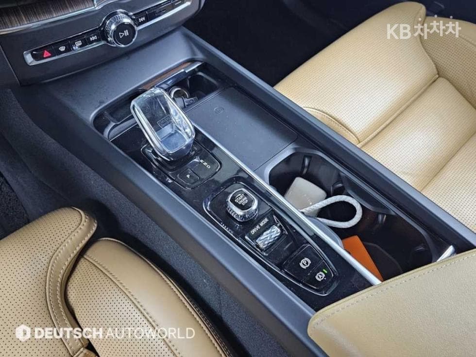 Volvo XC60 Второ поколениеB5 Inscription - 9