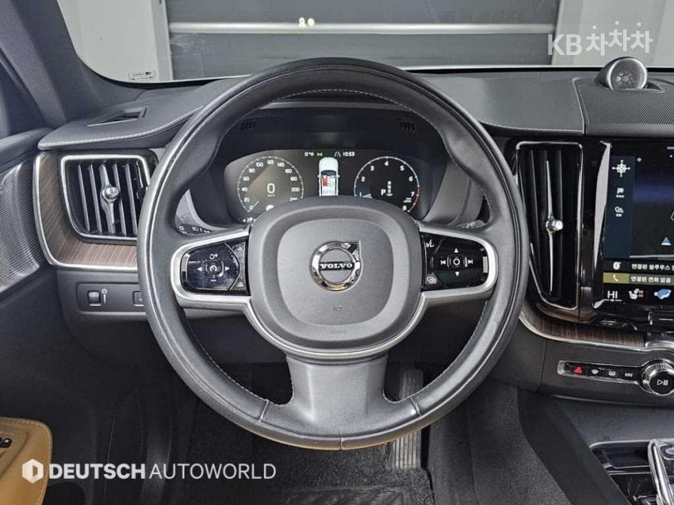 Volvo XC60 Второ поколениеB5 Inscription - 13