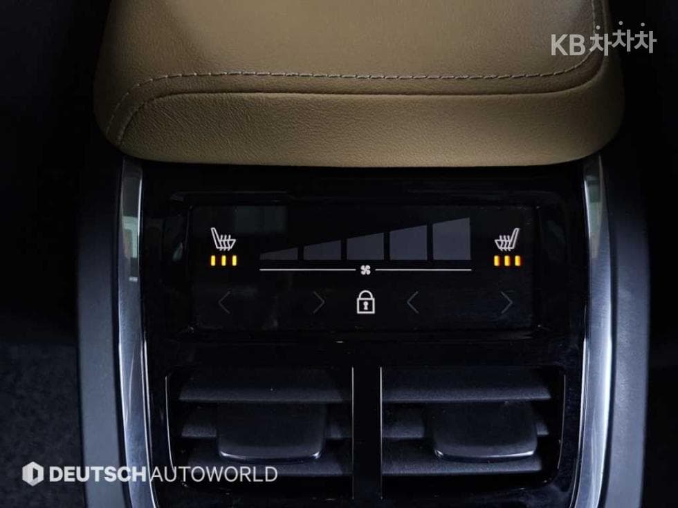 Volvo XC60 Второ поколениеB5 Inscription - 16