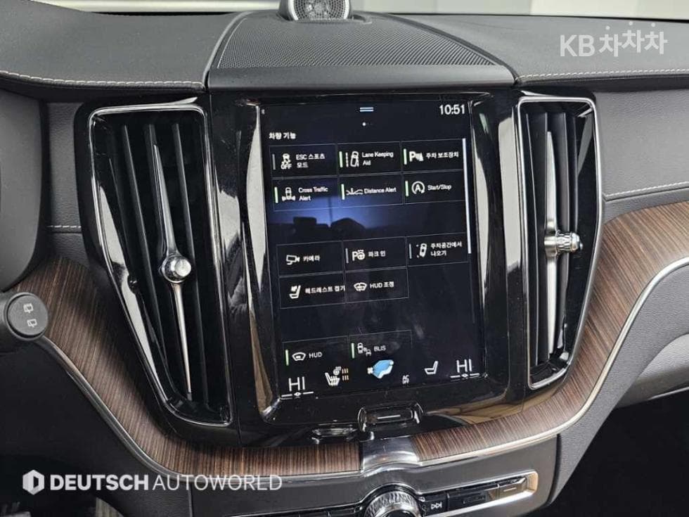 Volvo XC60 Второ поколениеB5 Inscription - 17