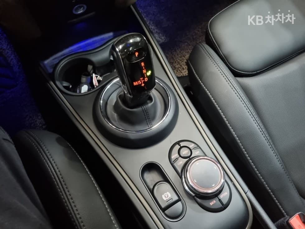 Мини Countryman (F60)2.0 Cooper D All4 Hightrim - 12