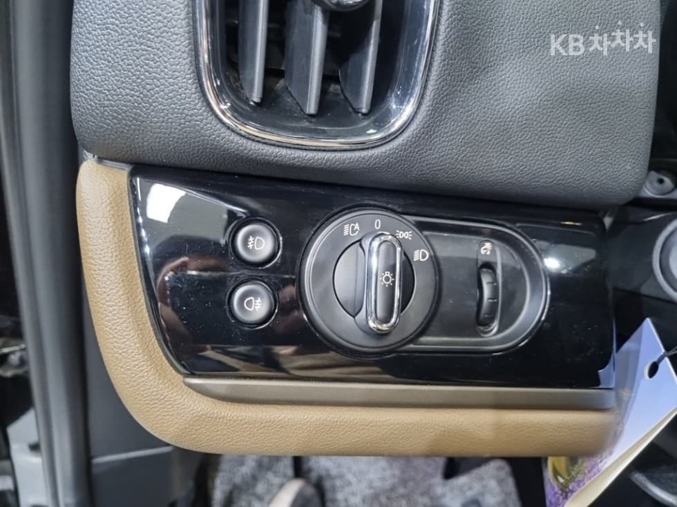 Мини Countryman (F60)2.0 Cooper D All4 Hightrim - 16