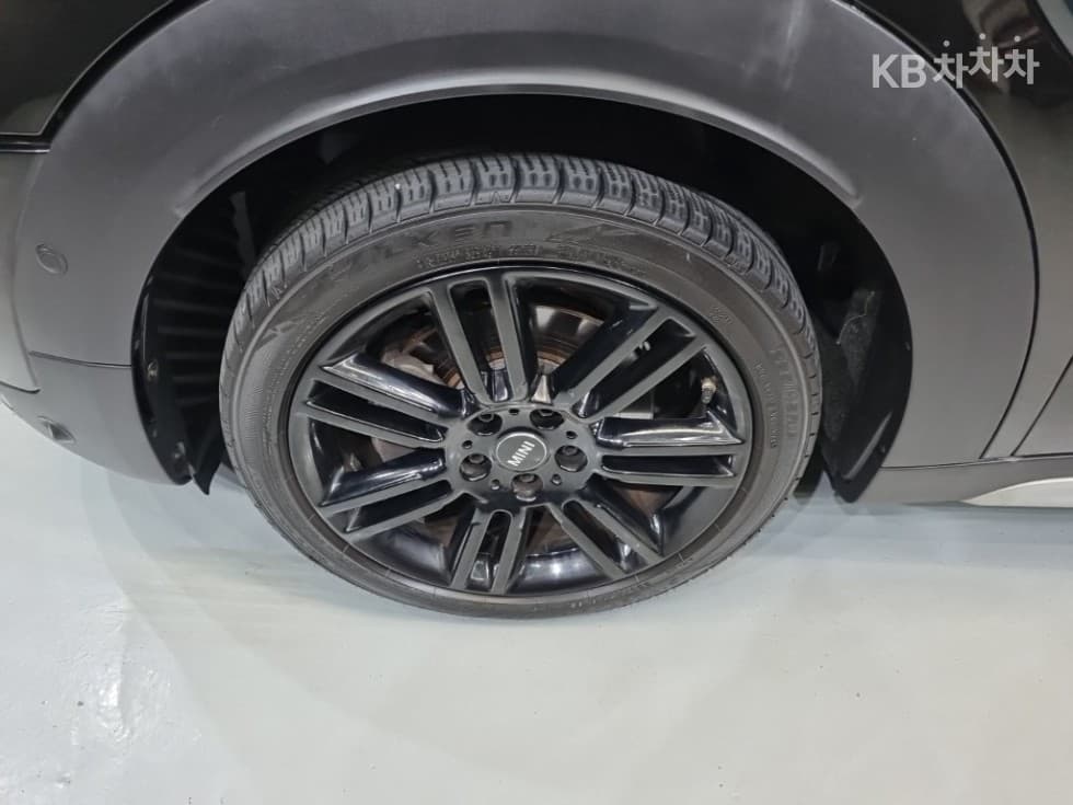 Мини Countryman (F60)2.0 Cooper D All4 Hightrim - 23