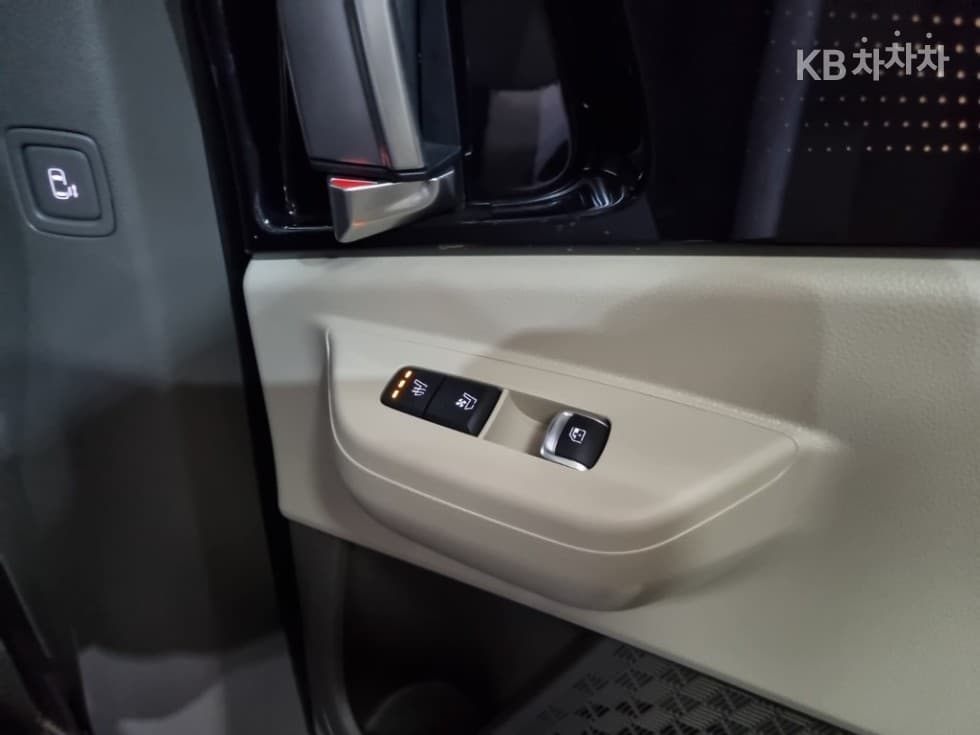 Киа The New (фейслифт) Канивал 4-то поколениеG3.5 GDI 9-местен Signature - 24