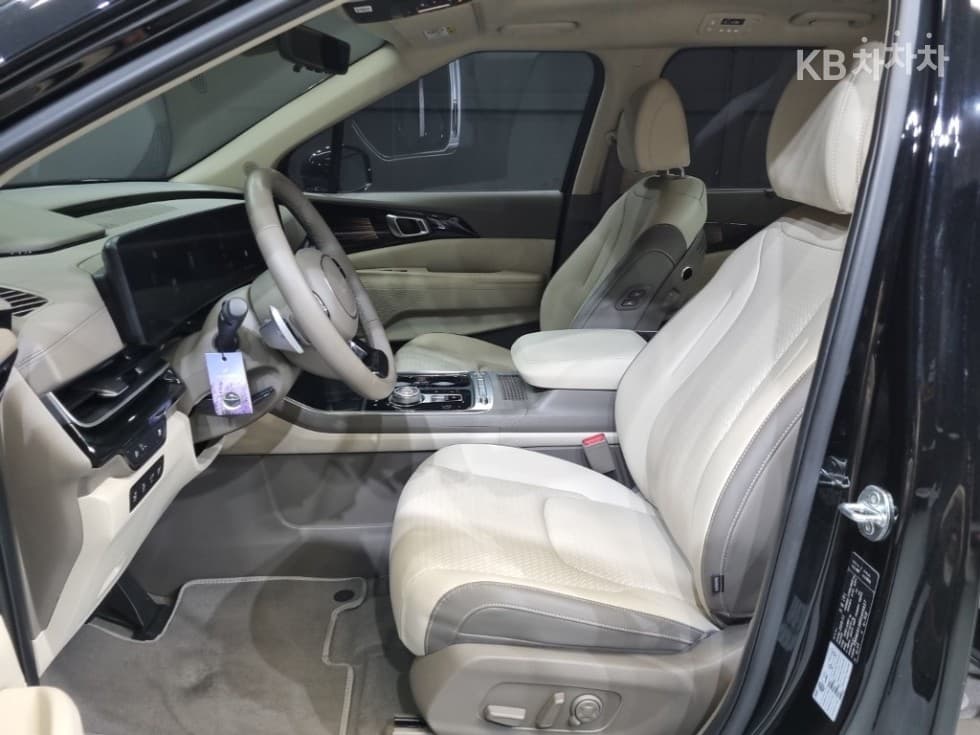 Киа The New (фейслифт) Канивал 4-то поколениеG3.5 GDI 9-местен Signature - 25