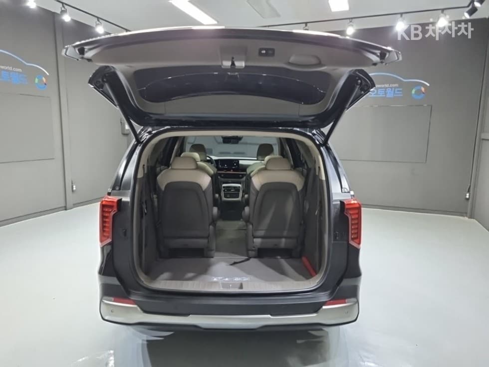 Киа The New (фейслифт) Канивал 4-то поколениеG3.5 GDI 9-местен Signature - 27