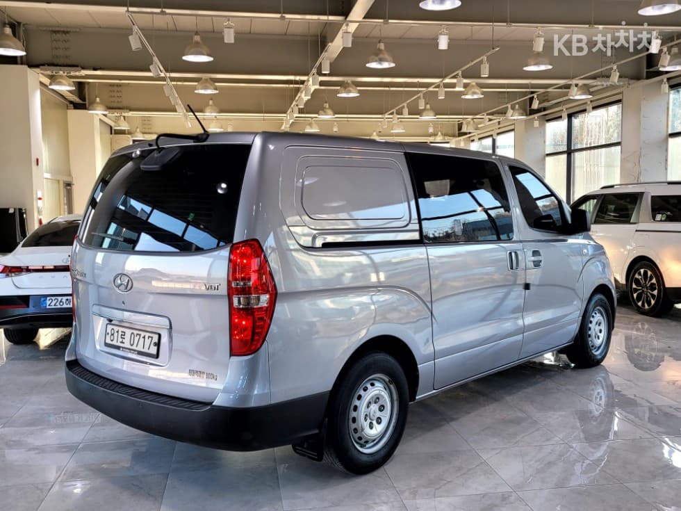 Хюндай The New (фейслифт) 그랜드 Star렉스Ван 5-местен Стил - 3