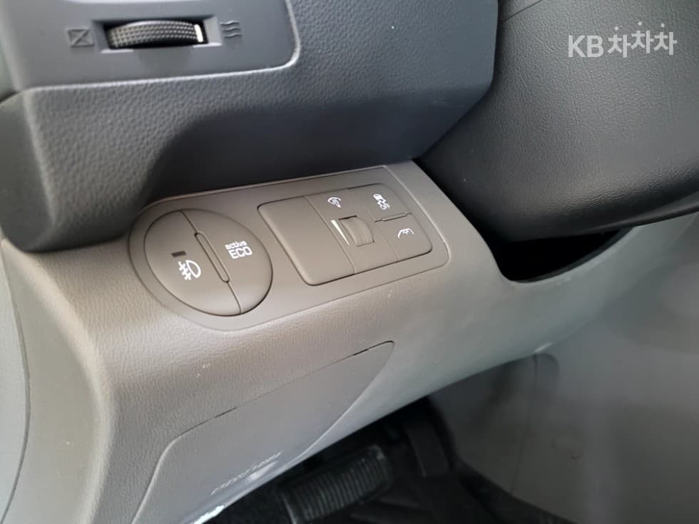 Хюндай The New (фейслифт) 그랜드 Star렉스Ван 5-местен Стил - 6