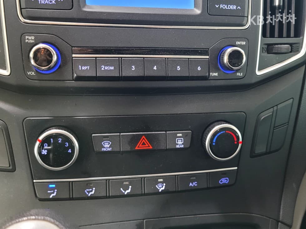 Хюндай The New (фейслифт) 그랜드 Star렉스Ван 5-местен Стил - 12