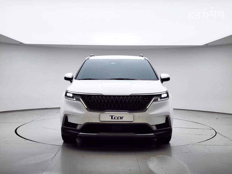 Kia Carnival 4th generationD2.2 9-seater Noblesse - 2