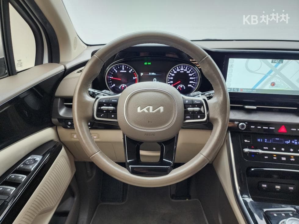 Kia Carnival 4th generationD2.2 9-seater Noblesse - 8