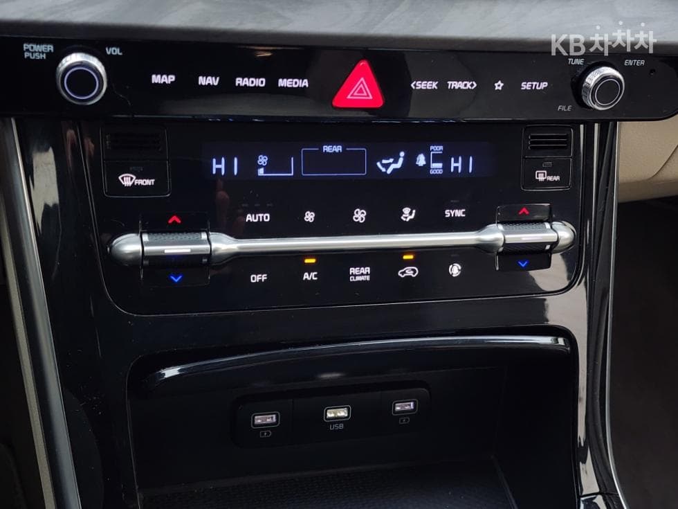 Kia Carnival 4th generationD2.2 9-seater Noblesse - 15