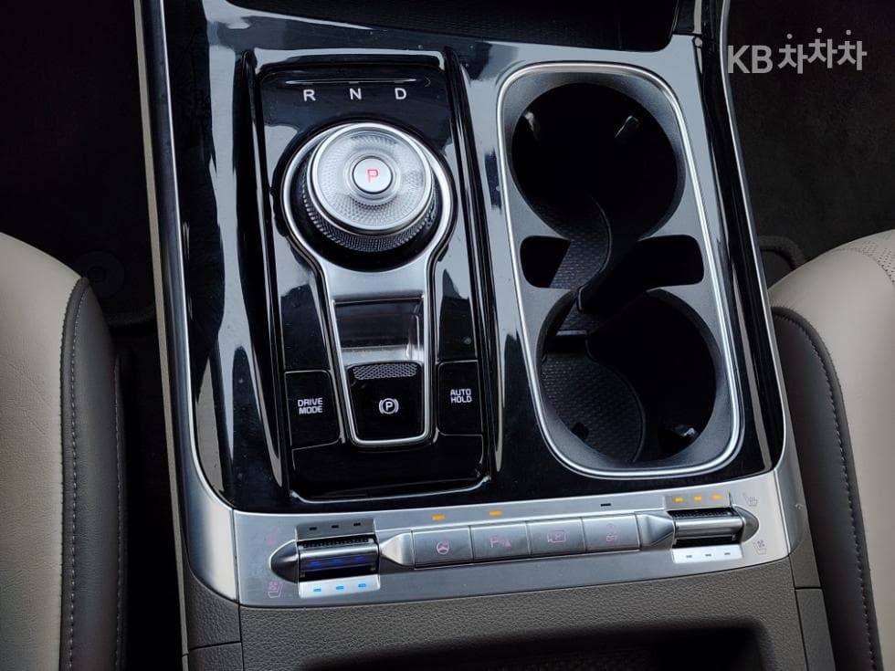 Kia Carnival 4th generationD2.2 9-seater Noblesse - 16