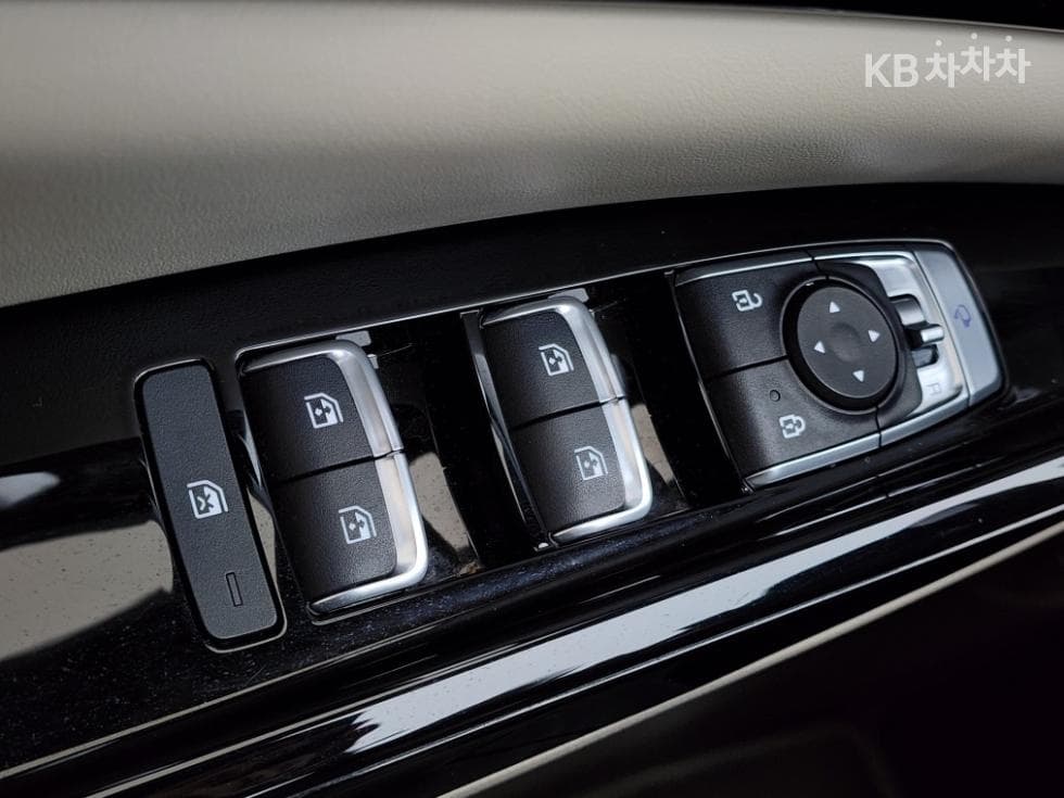 Kia Carnival 4th generationD2.2 9-seater Noblesse - 17