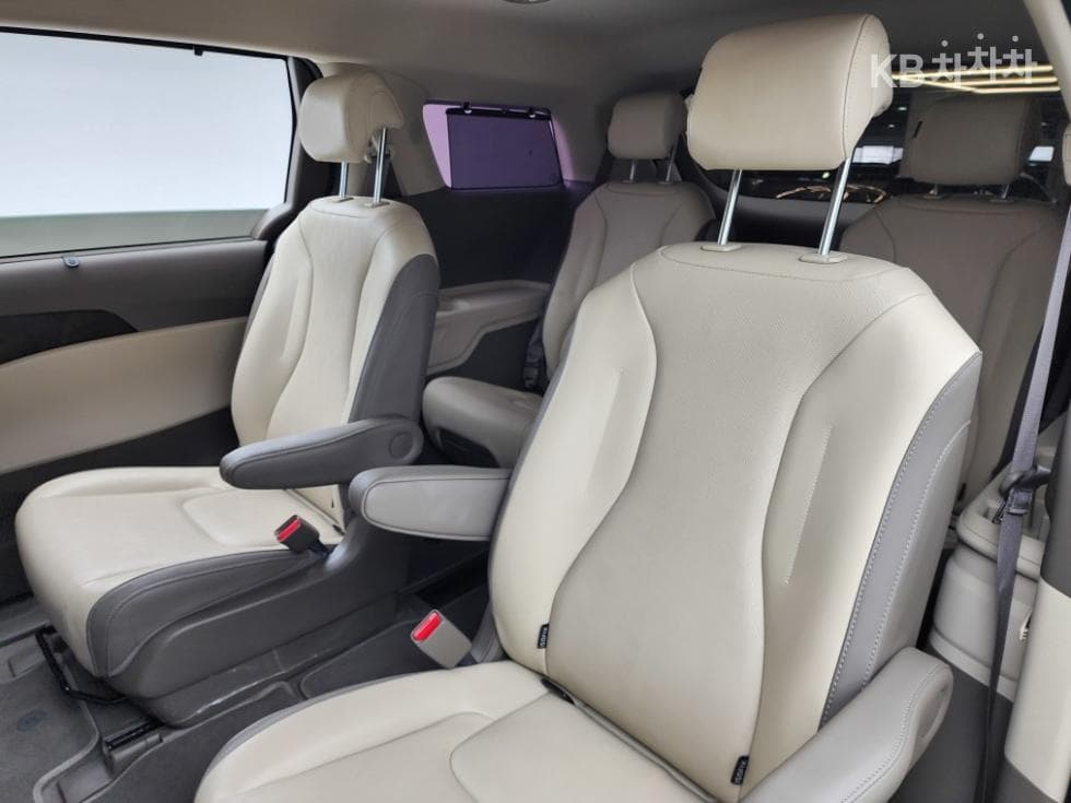 Kia Carnival 4th generationD2.2 9-seater Noblesse - 20