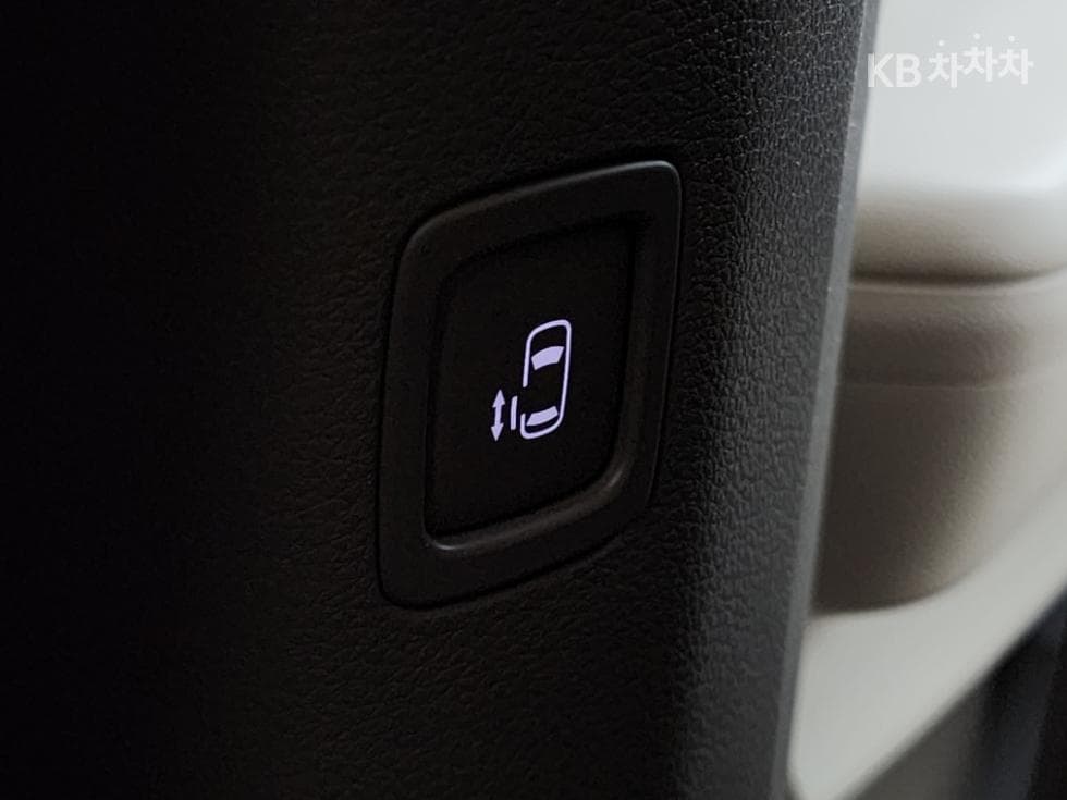 Kia Carnival 4th generationD2.2 9-seater Noblesse - 22