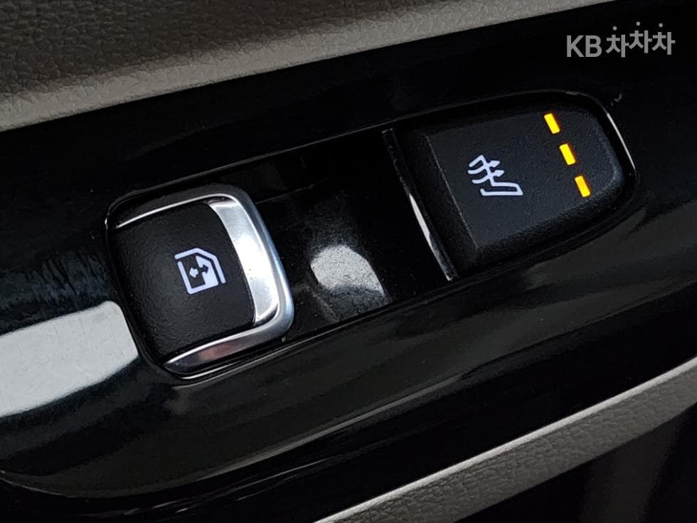 Kia Carnival 4th generationD2.2 9-seater Noblesse - 23