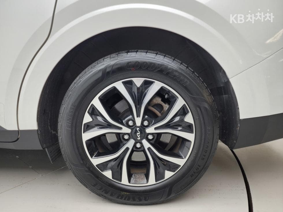 Kia Carnival 4th generationD2.2 9-seater Noblesse - 28