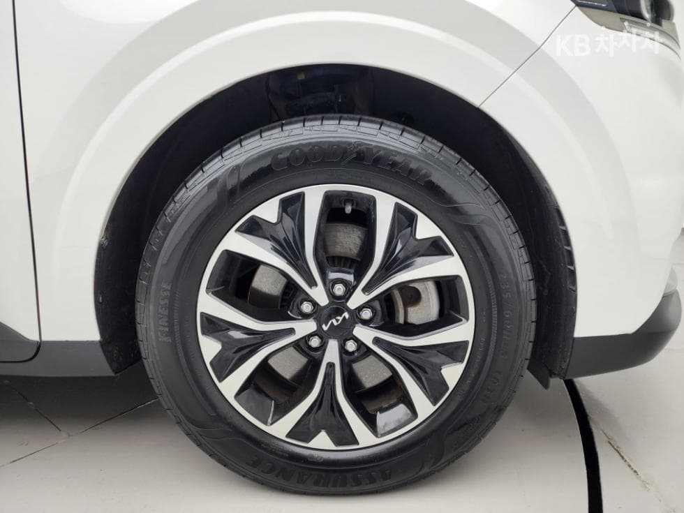 Kia Carnival 4th generationD2.2 9-seater Noblesse - 29