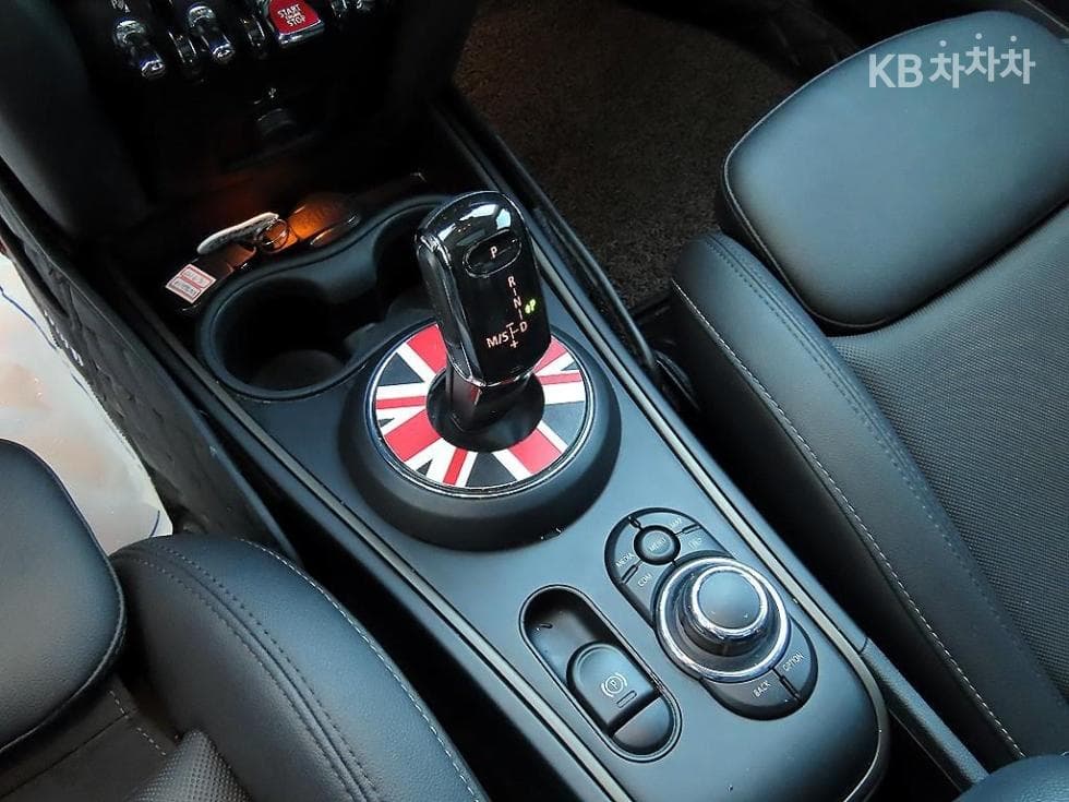 Мини Countryman (F60)1.5 Cooper Classic Plus Стандартен - 11